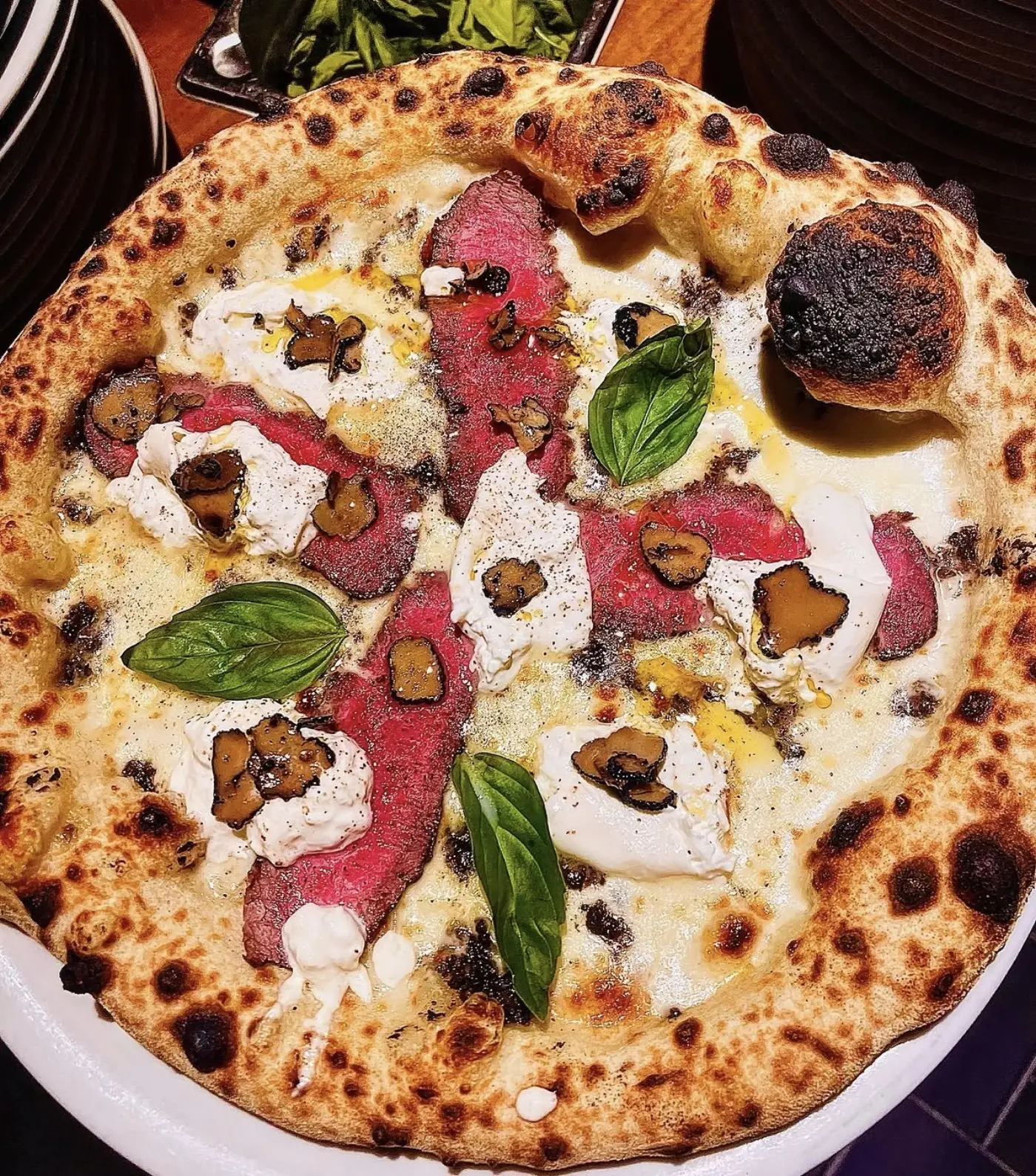 Pizza Tartufo mit Trüffel und Burrata